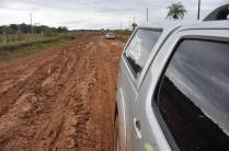 A Fiona enfrenta muita terra e barro em estradas no interior do Paraguai
